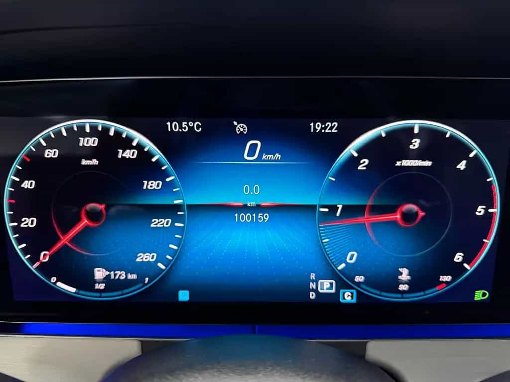 Mercedes-Benz E 200 D T 9G-TRONIC AVANTGARDE*TOP-ZUSTAND* 02/2021-photo-2