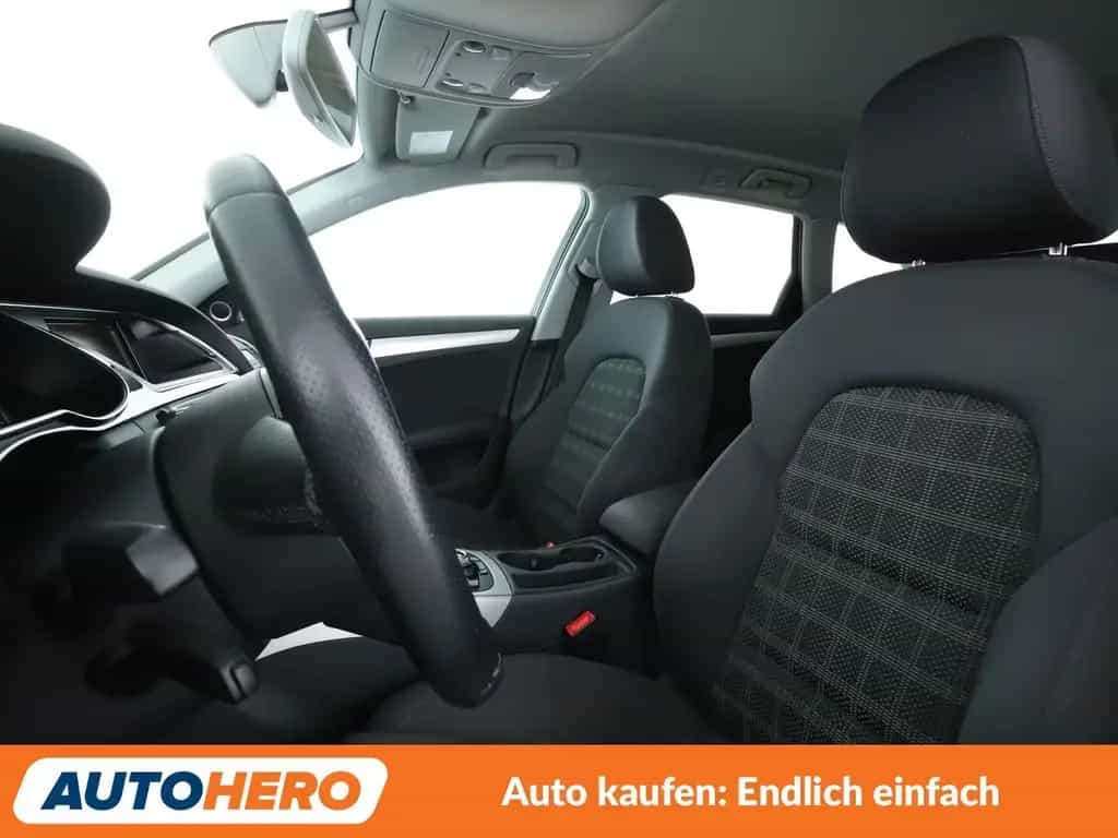 Audi A4 2.0 TDI quattro Ambition*NAVI*XENON*TEMPO*PDC 09/2015-photo-9