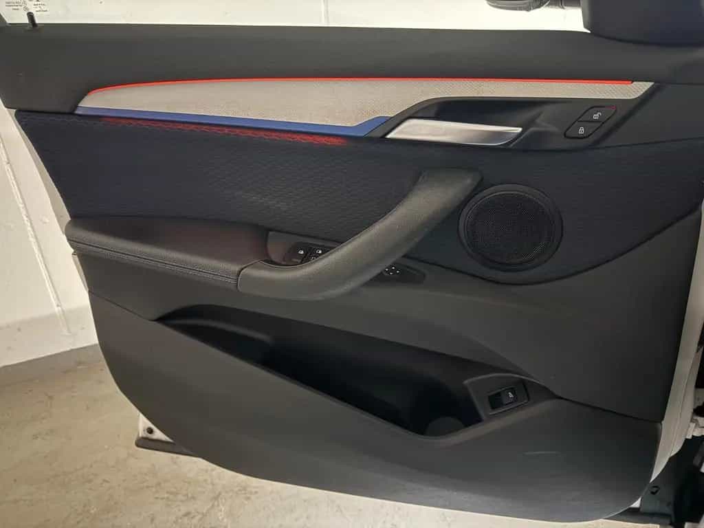 BMW X1 sDrive 18 i M Sport //M-Paket 03/2018-photo-13
