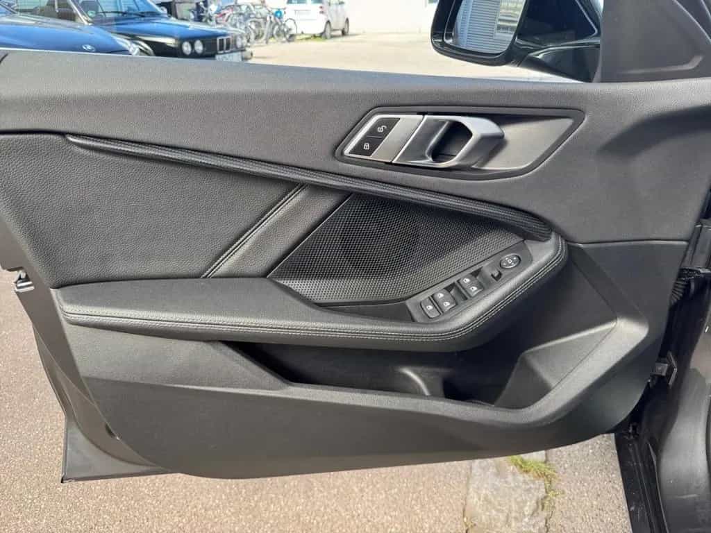BMW 118 i LUXURY +LEDER+NAVI+LED+PDC+SHZ+PRIVACY+MFL 07/2020-photo-13
