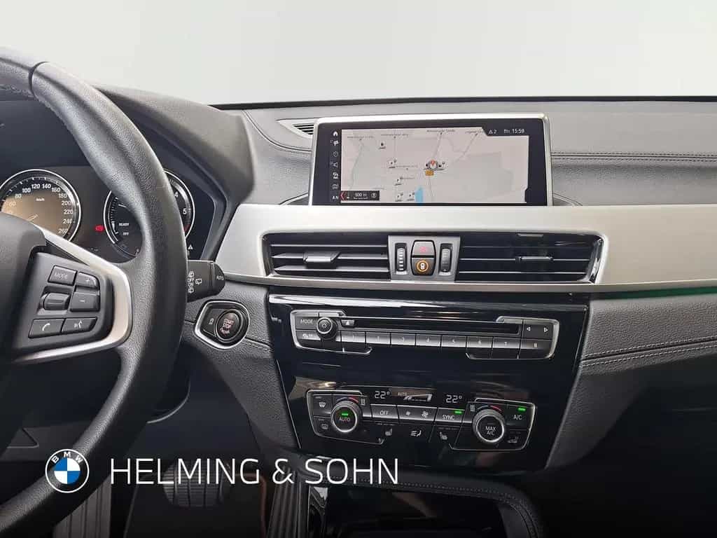 BMW X1 xDrive20d Sport Line HiFi LED AHK RFK Navi uv 11/2019-photo-9