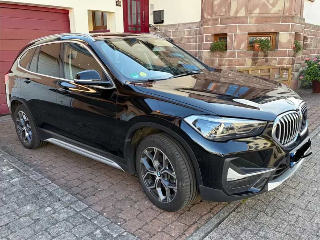BMW X1 sDrive18d - 03/2021-photo-2