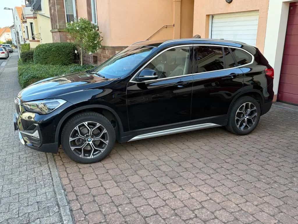 BMW X1 sDrive18d - 03/2021-photo-3