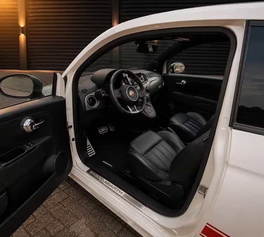 Abarth 595C 1.4 T-Jet 16V Cabrio Automat 04/2016-photo-4