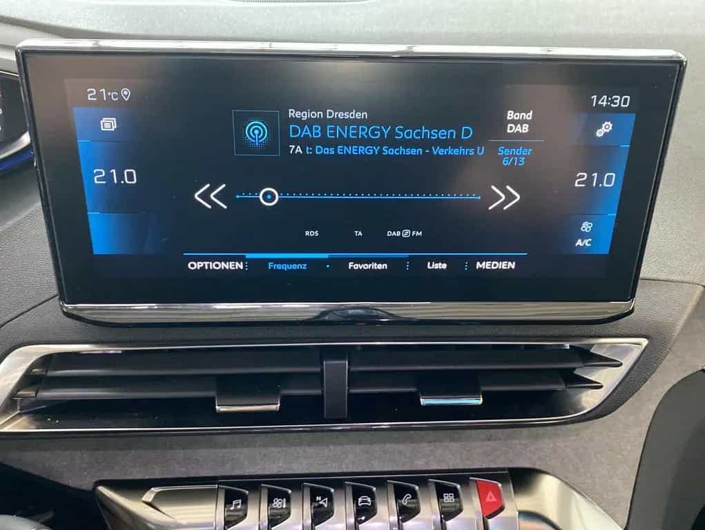 Peugeot 5008 GT Facelift*Navi*ACC*Kamera*7Sitze* 03/2024-photo-4