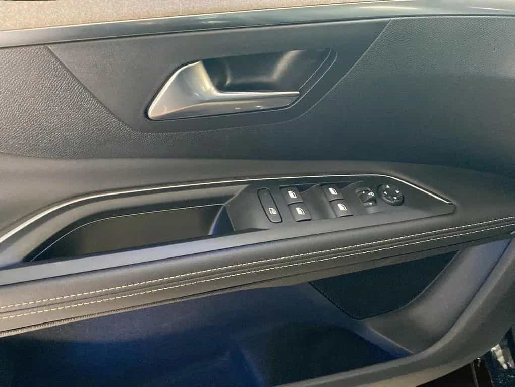 Peugeot 5008 GT Facelift*Navi*ACC*Kamera*7Sitze* 03/2024-photo-9