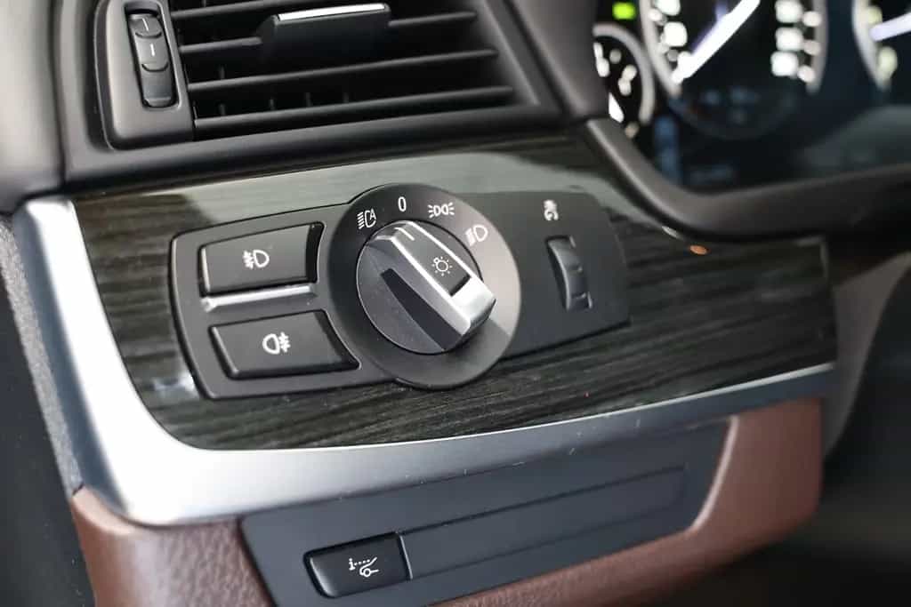 BMW 550 i M-Paket Performance* Sitzhzg*KAM*Navi*HUD 07/2016-photo-13