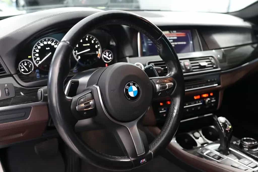 BMW 550 i M-Paket Performance* Sitzhzg*KAM*Navi*HUD 07/2016-photo-17