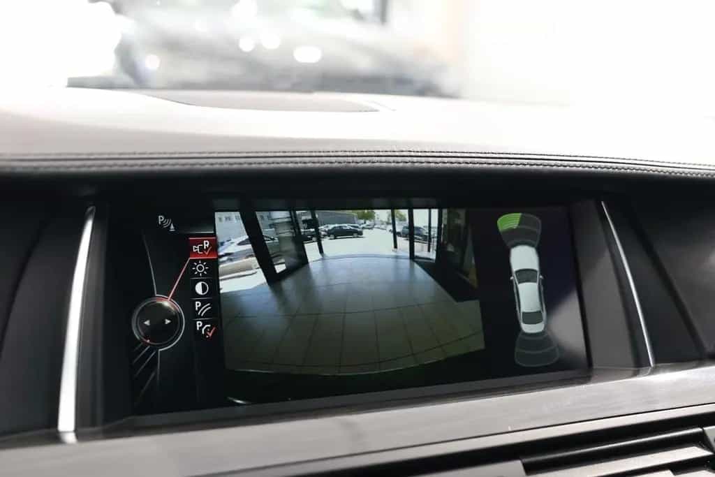 BMW 550 i M-Paket Performance* Sitzhzg*KAM*Navi*HUD 07/2016-photo-20