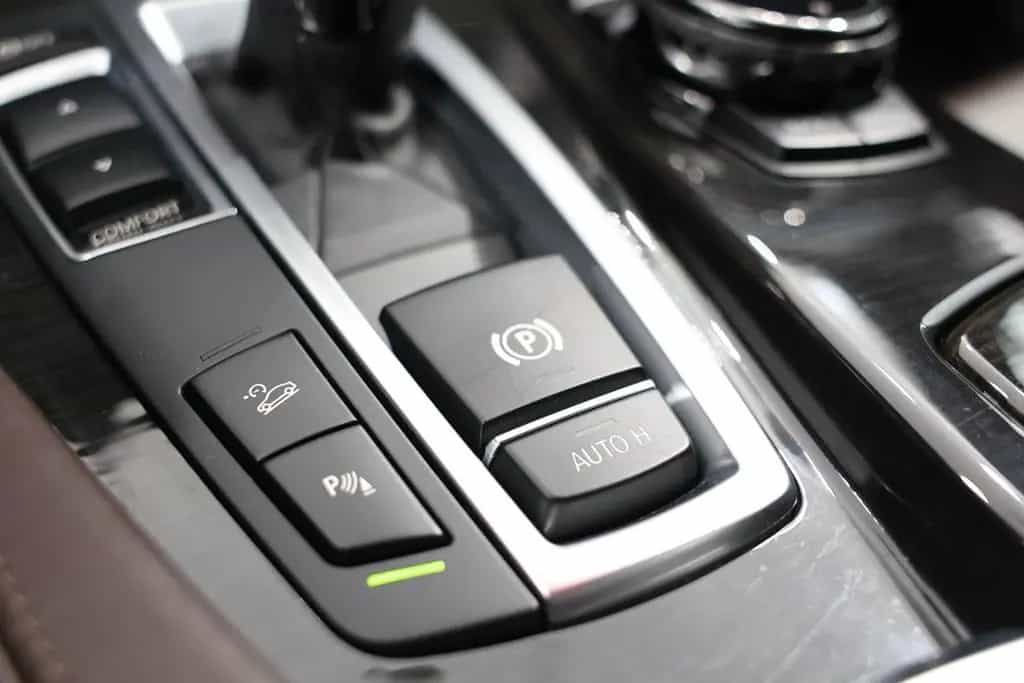 BMW 550 i M-Paket Performance* Sitzhzg*KAM*Navi*HUD 07/2016-photo-26