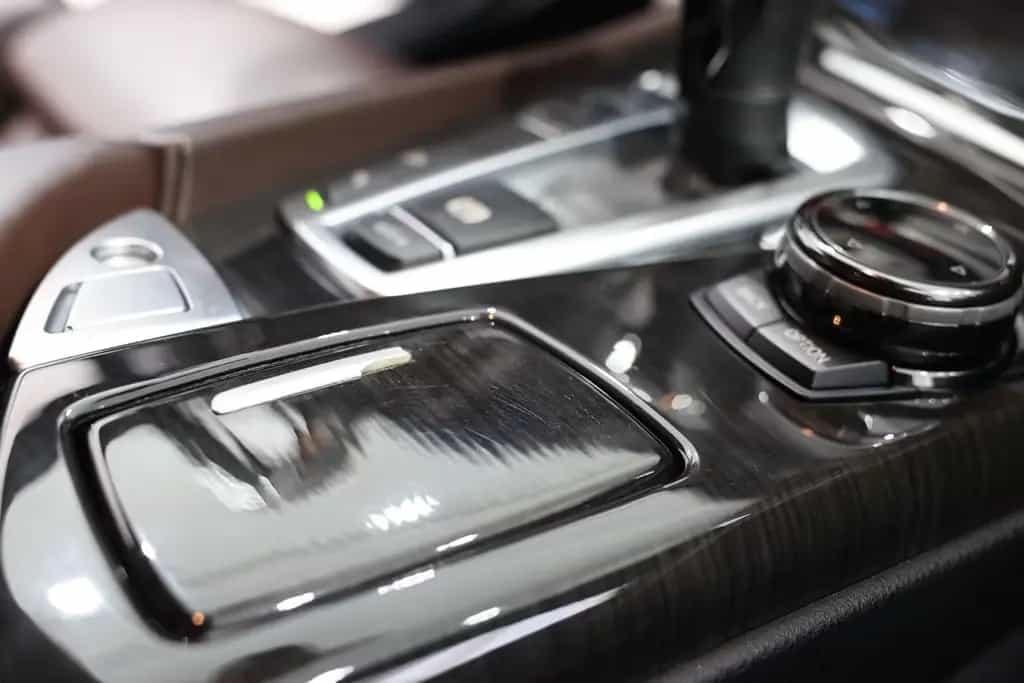 BMW 550 i M-Paket Performance* Sitzhzg*KAM*Navi*HUD 07/2016-photo-33