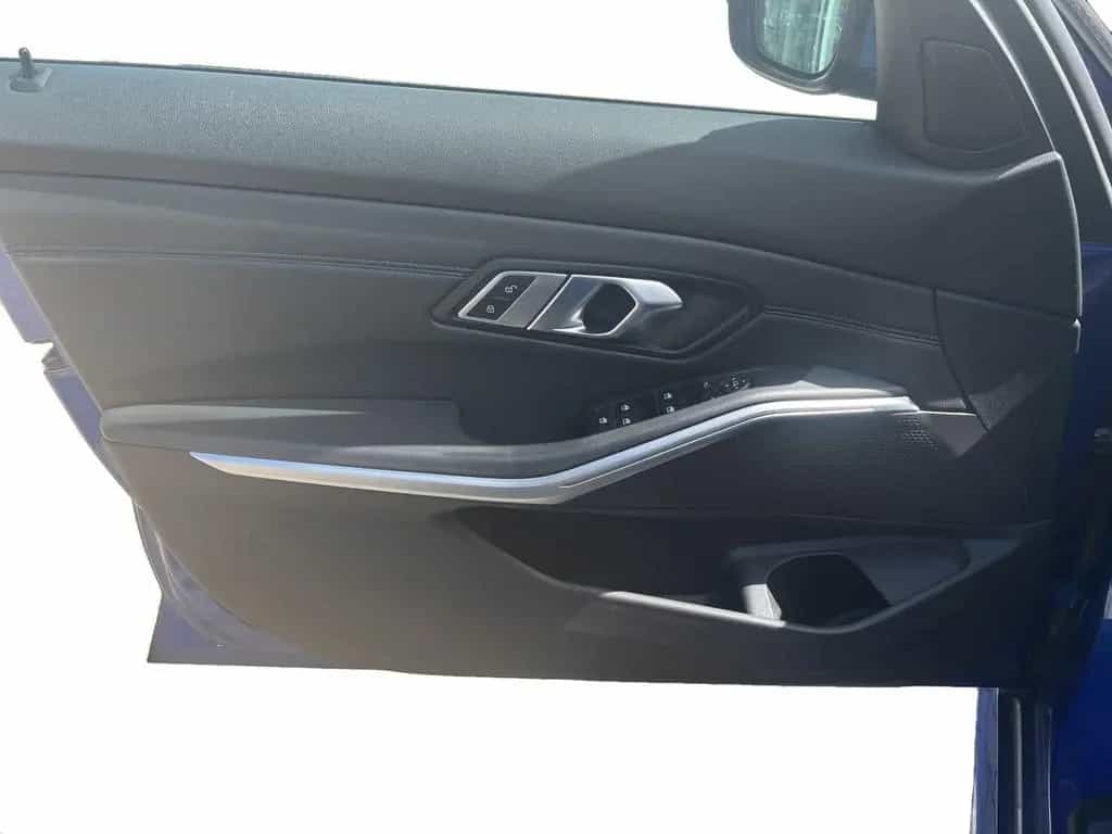 BMW 320 d Lim. M-Sport Laser HEAD-UP HIFI Komfortzug. 12/2019-photo-15