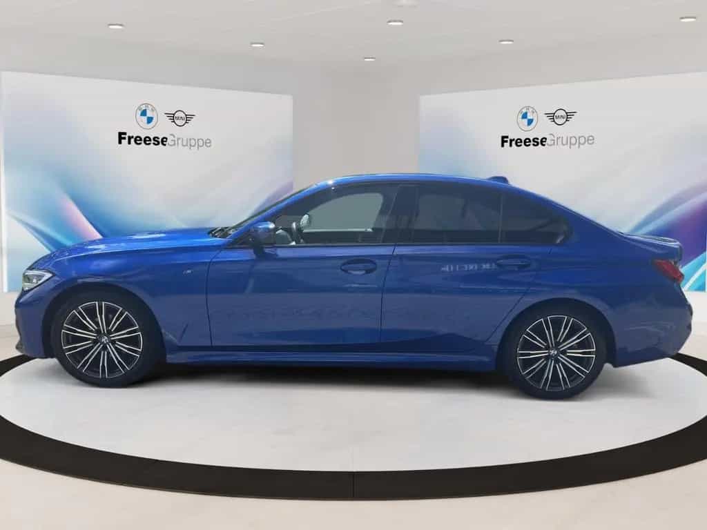 BMW 320 d Lim. M-Sport Laser HEAD-UP HIFI Komfortzug. 12/2019-photo-2
