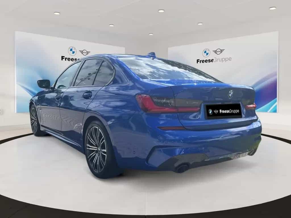BMW 320 d Lim. M-Sport Laser HEAD-UP HIFI Komfortzug. 12/2019-photo-3