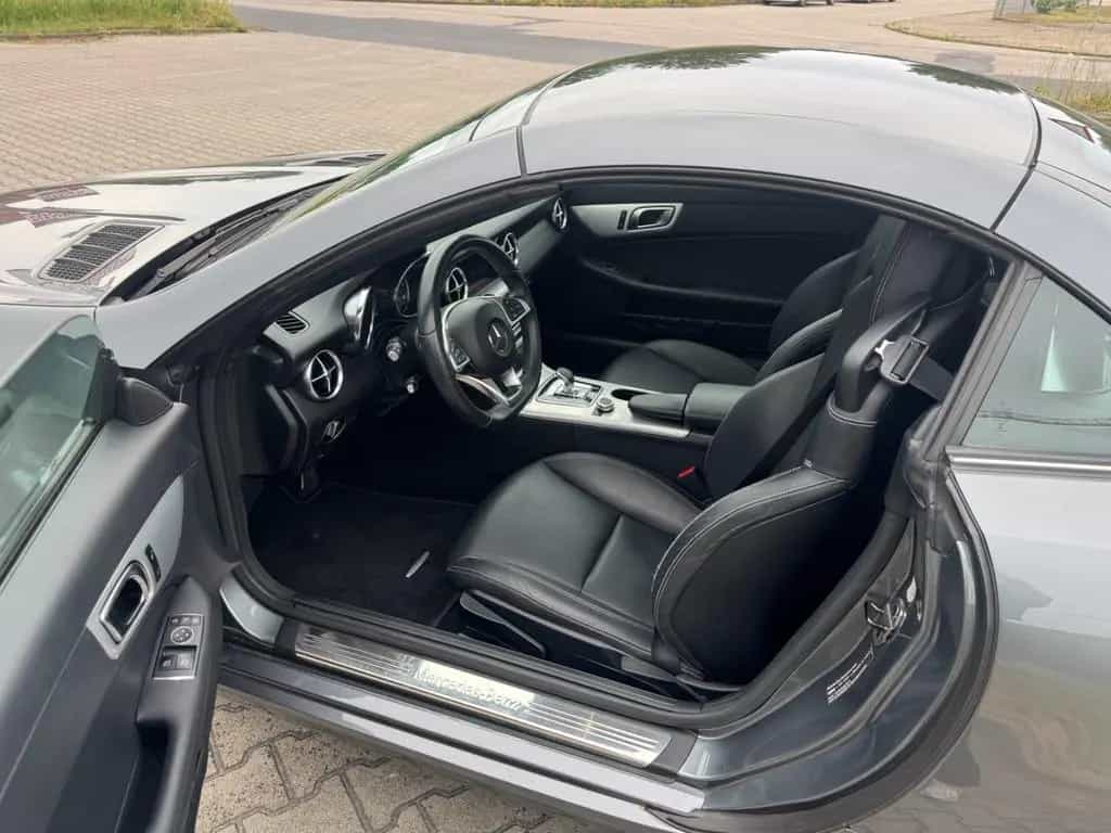 Mercedes-Benz SLC 200 Roadster*AIRSCARF*AMG*PANO*LED*NAVI* 07/2018-photo-12