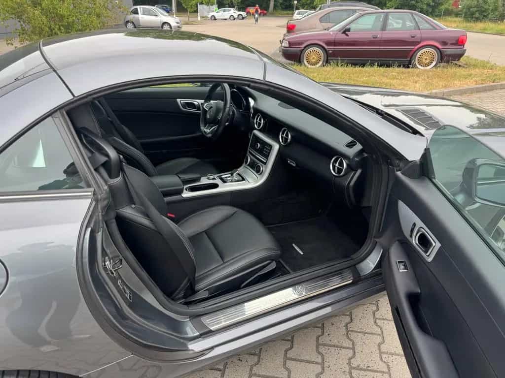 Mercedes-Benz SLC 200 Roadster*AIRSCARF*AMG*PANO*LED*NAVI* 07/2018-photo-14