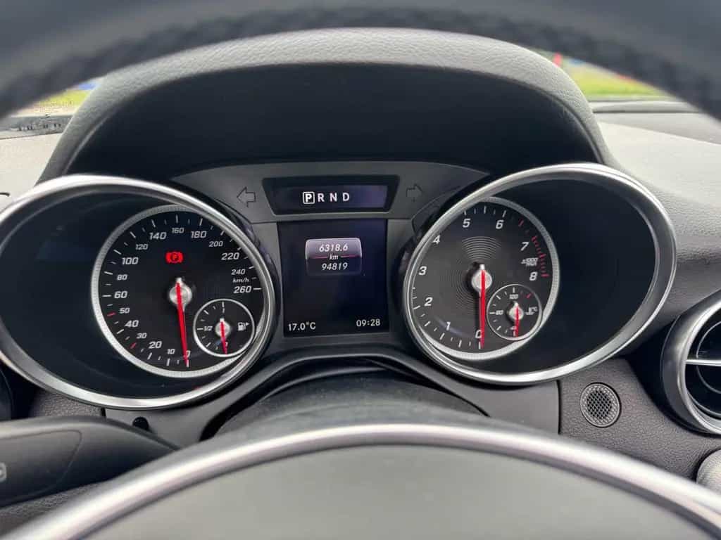 Mercedes-Benz SLC 200 Roadster*AIRSCARF*AMG*PANO*LED*NAVI* 07/2018-photo-24