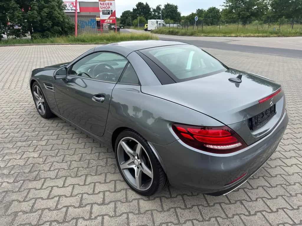 Mercedes-Benz SLC 200 Roadster*AIRSCARF*AMG*PANO*LED*NAVI* 07/2018-photo-5