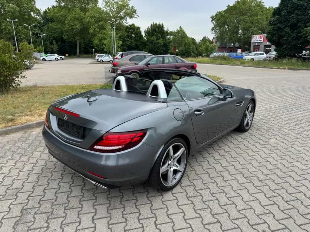 Mercedes-Benz SLC 200 Roadster*AIRSCARF*AMG*PANO*LED*NAVI* 07/2018-photo-9
