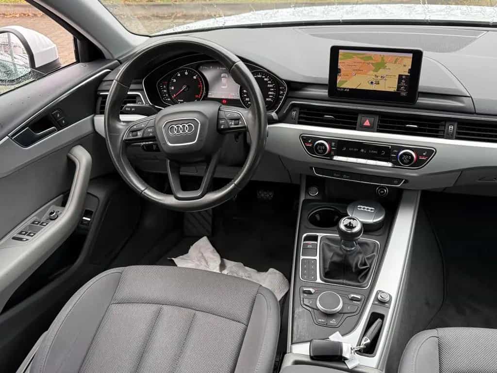 Audi A4 Lim. 1.4 TFSI 16V ACT*GR.NAVI*BI.XEN*PDC*AHK* 02/2018-photo-19
