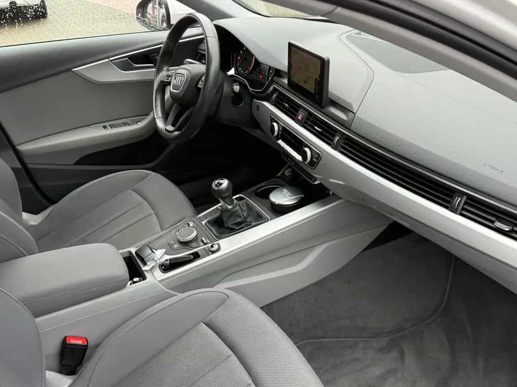 Audi A4 Lim. 1.4 TFSI 16V ACT*GR.NAVI*BI.XEN*PDC*AHK* 02/2018-photo-26