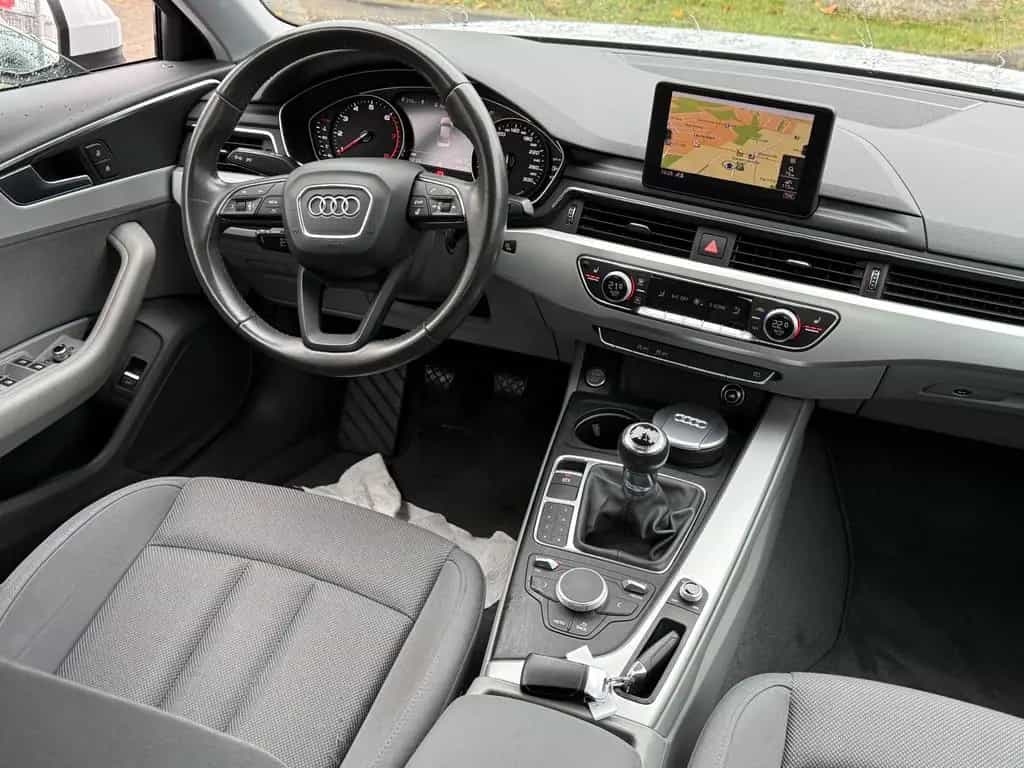 Audi A4 Lim. 1.4 TFSI 16V ACT*GR.NAVI*BI.XEN*PDC*AHK* 02/2018-photo-38