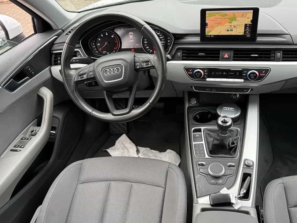 Audi A4 Lim. 1.4 TFSI 16V ACT*GR.NAVI*BI.XEN*PDC*AHK* 02/2018-photo-42