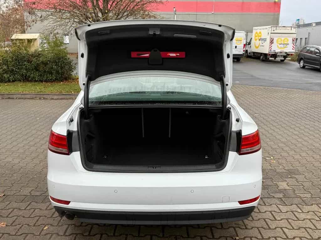 Audi A4 Lim. 1.4 TFSI 16V ACT*GR.NAVI*BI.XEN*PDC*AHK* 02/2018-photo-47