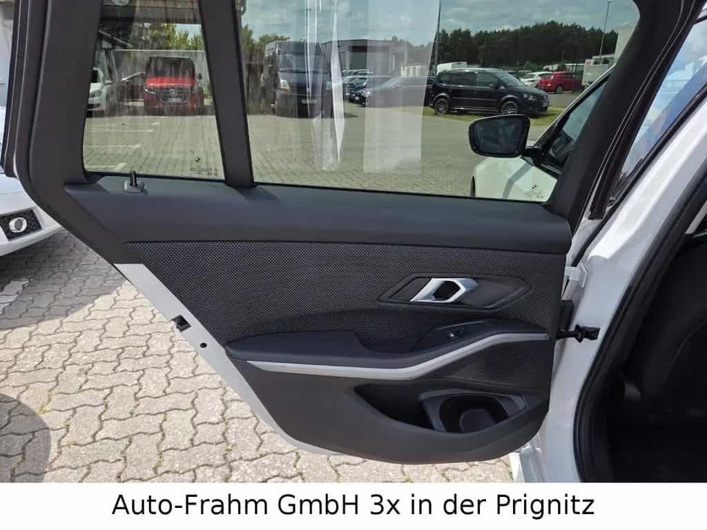 BMW 320 3 Touring 320 d xDrive LED NAVI 09/2023-photo-25