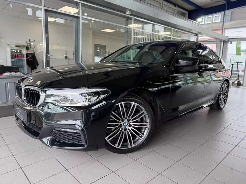 BMW 520 d M-Sport LED KAM PANO HUD HIFI LEDER VIRTUAL 07/2020-photo-1
