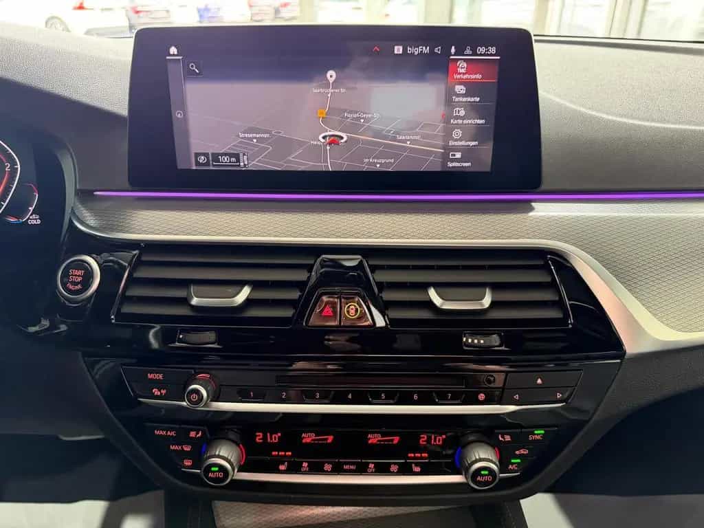 BMW 520 d M-Sport LED KAM PANO HUD HIFI LEDER VIRTUAL 07/2020-photo-21
