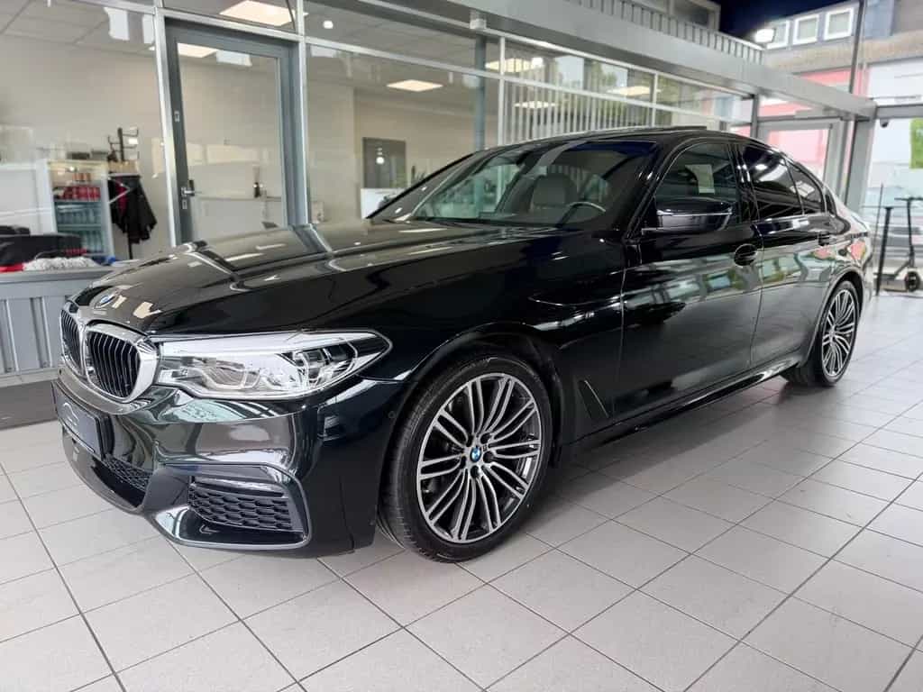BMW 520 d M-Sport LED KAM PANO HUD HIFI LEDER VIRTUAL 07/2020-photo-4