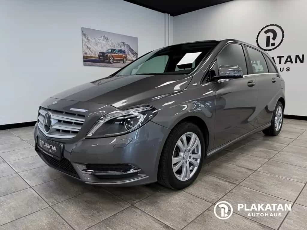 Mercedes-Benz B 200 Navi Bi-Xenon Tempomat 1Hand 11/2012-photo-0