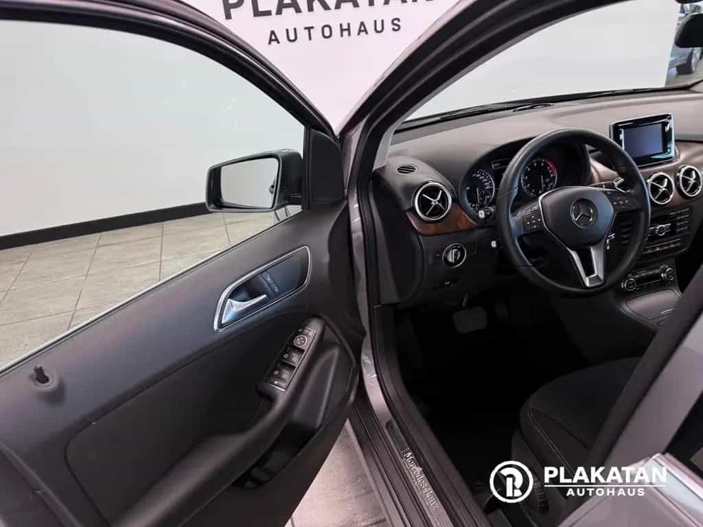 Mercedes-Benz B 200 Navi Bi-Xenon Tempomat 1Hand 11/2012-photo-16