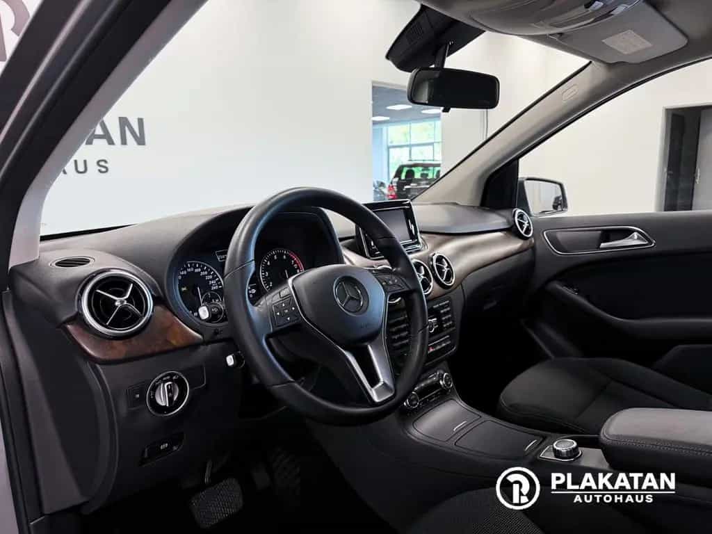 Mercedes-Benz B 200 Navi Bi-Xenon Tempomat 1Hand 11/2012-photo-17