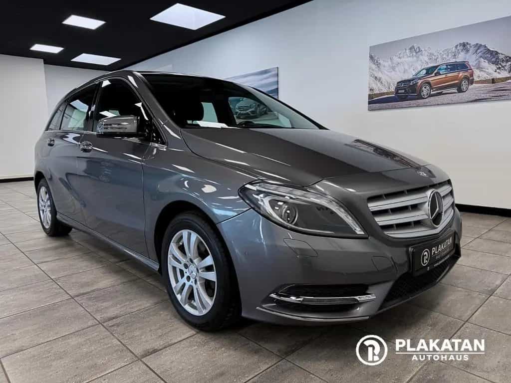 Mercedes-Benz B 200 Navi Bi-Xenon Tempomat 1Hand 11/2012-photo-2