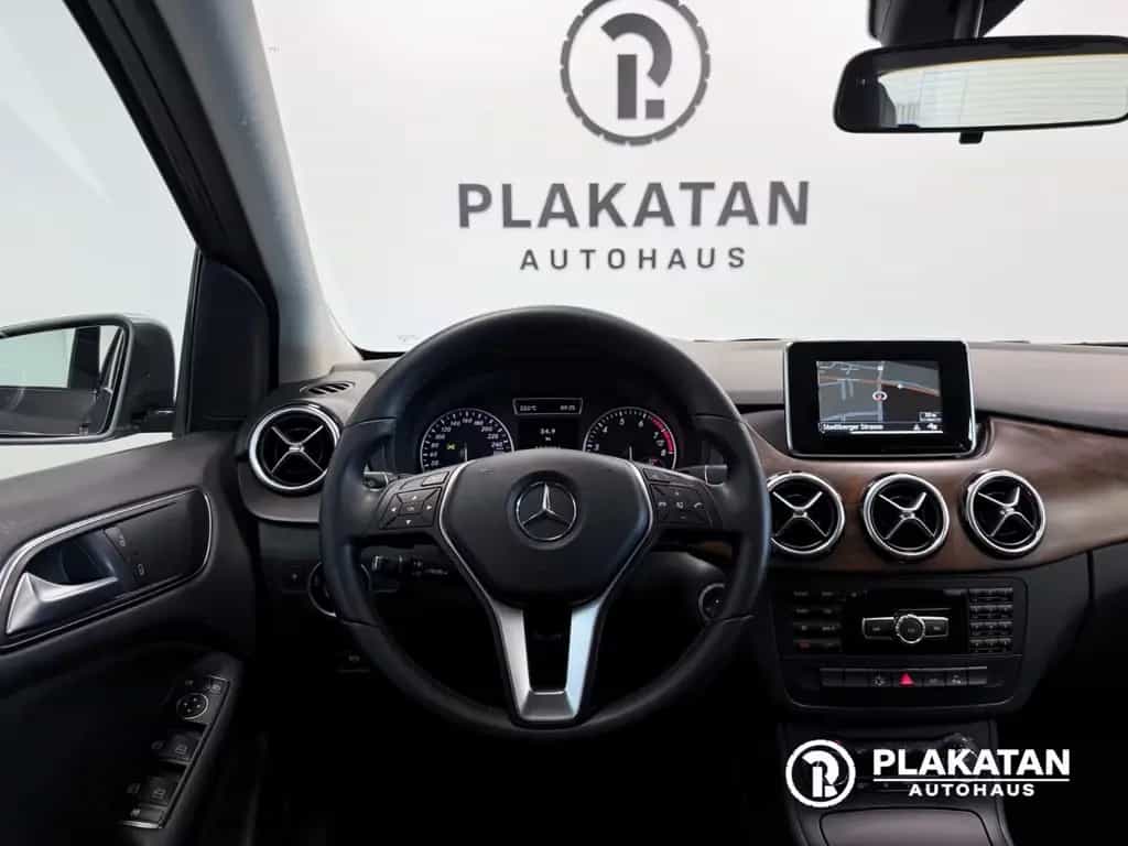 Mercedes-Benz B 200 Navi Bi-Xenon Tempomat 1Hand 11/2012-photo-23