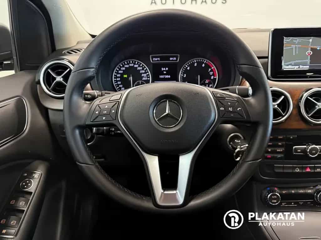 Mercedes-Benz B 200 Navi Bi-Xenon Tempomat 1Hand 11/2012-photo-24