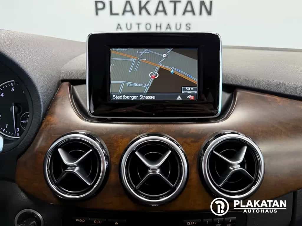 Mercedes-Benz B 200 Navi Bi-Xenon Tempomat 1Hand 11/2012-photo-26