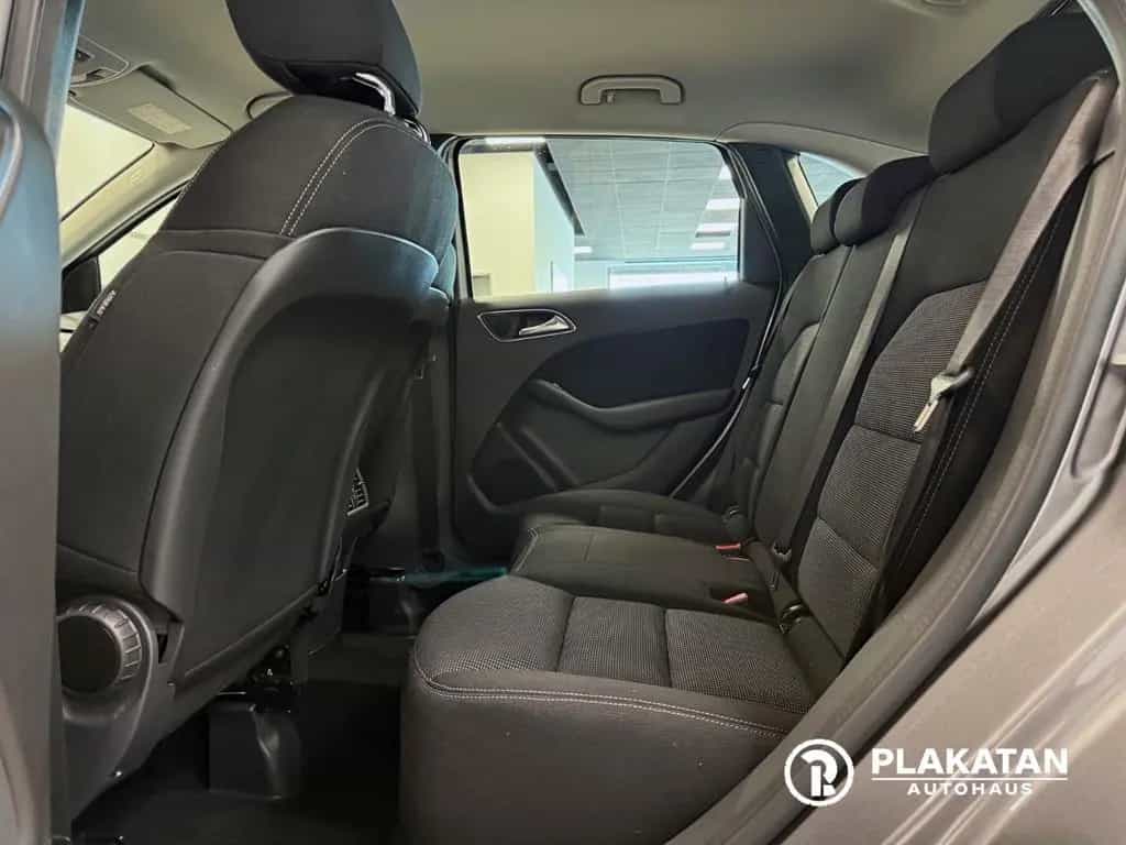 Mercedes-Benz B 200 Navi Bi-Xenon Tempomat 1Hand 11/2012-photo-36