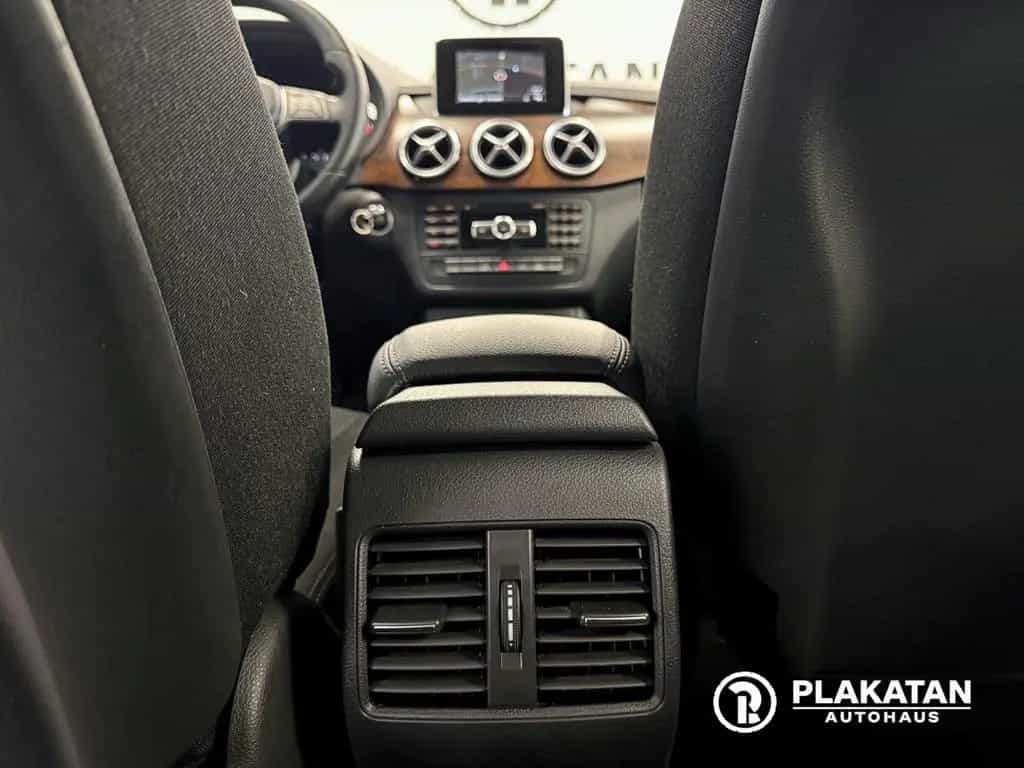 Mercedes-Benz B 200 Navi Bi-Xenon Tempomat 1Hand 11/2012-photo-38