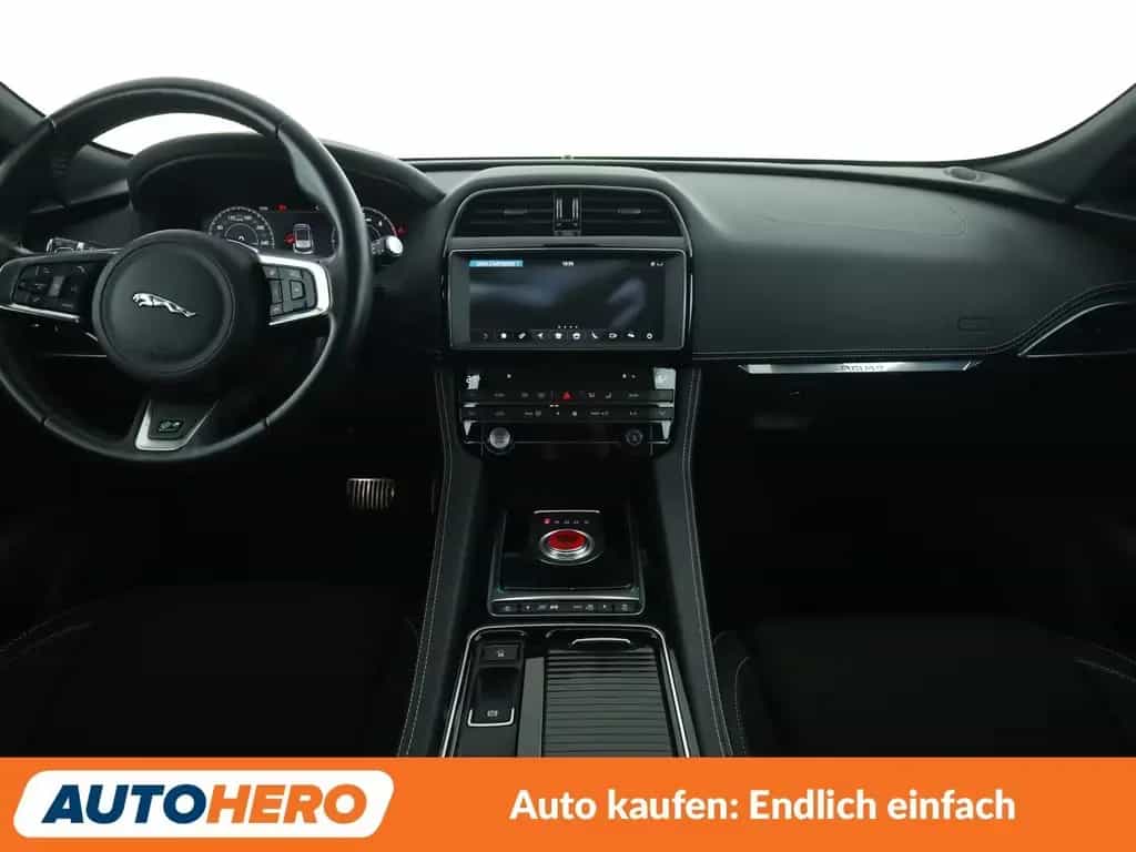 Jaguar F-Pace 30d R-Sport AWD Aut.*NAVI*CAM*LED*ACC*PDC 01/2019-photo-11