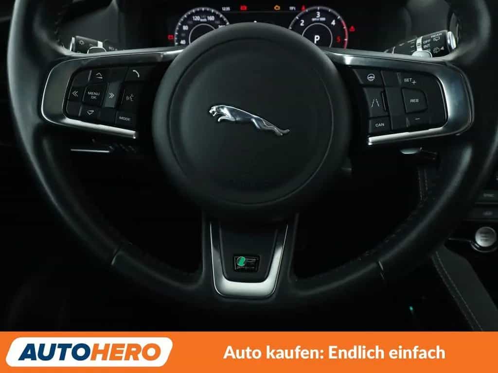 Jaguar F-Pace 30d R-Sport AWD Aut.*NAVI*CAM*LED*ACC*PDC 01/2019-photo-18