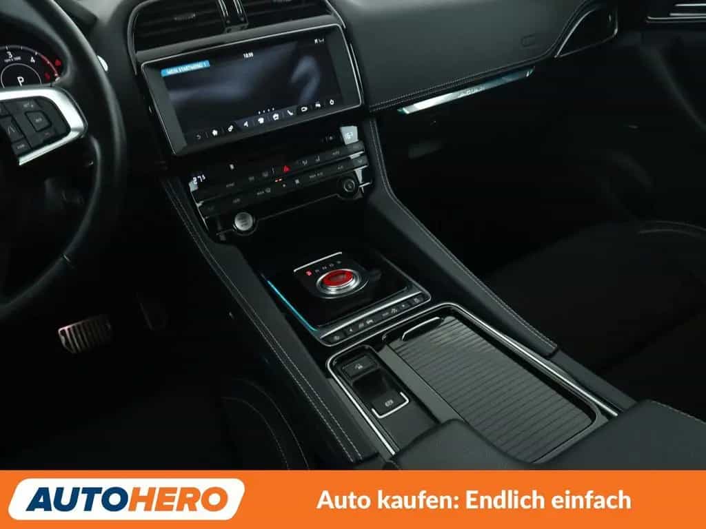 Jaguar F-Pace 30d R-Sport AWD Aut.*NAVI*CAM*LED*ACC*PDC 01/2019-photo-24