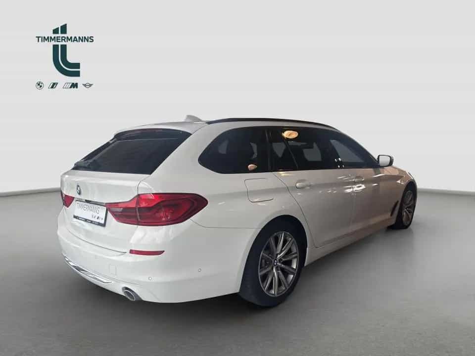 BMW 525 d Touring Luxury Line  AHK HUD MEMORY 11/2018-photo-1