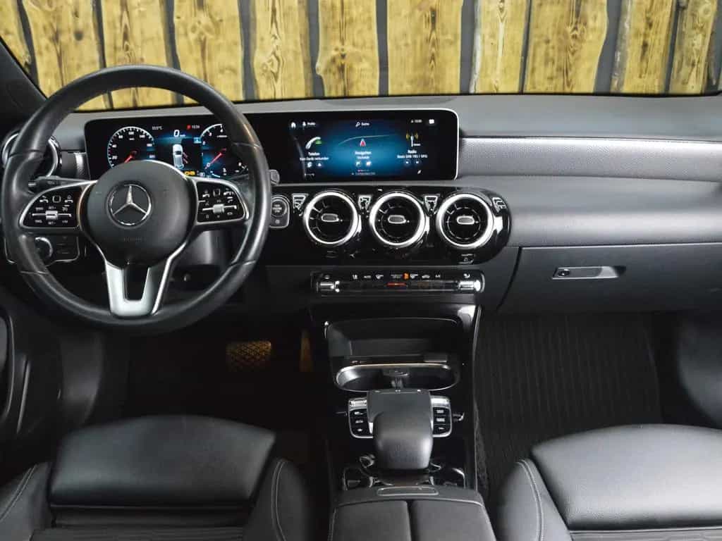 Mercedes-Benz A 200 DCT |MBUX|LED|DAB|Keyless 06/2018-photo-6