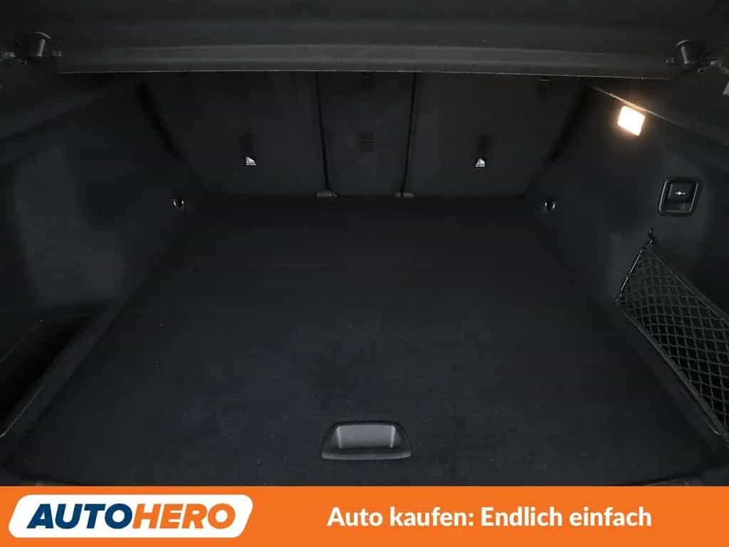 BMW X1 sDrive 20i xLine Aut.*LED*TEMPO*PLA*PDC* 09/2018-photo-17
