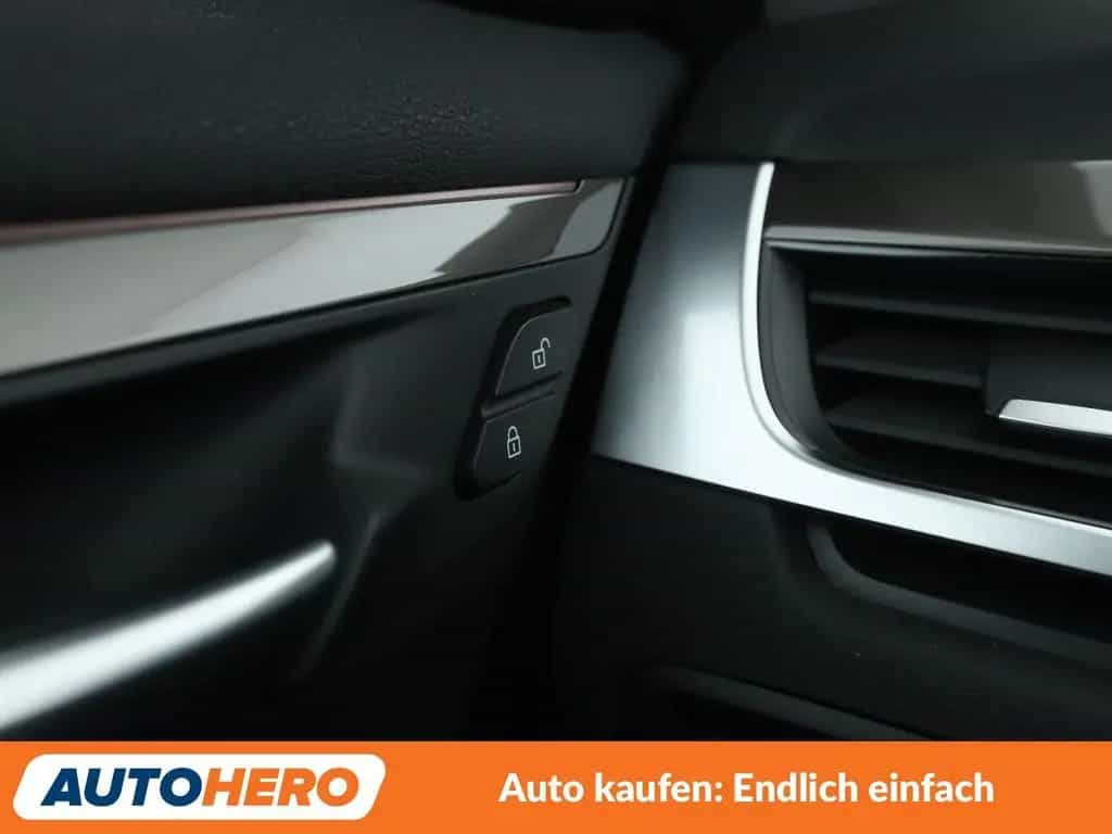 BMW X1 sDrive 20i xLine Aut.*LED*TEMPO*PLA*PDC* 09/2018-photo-28