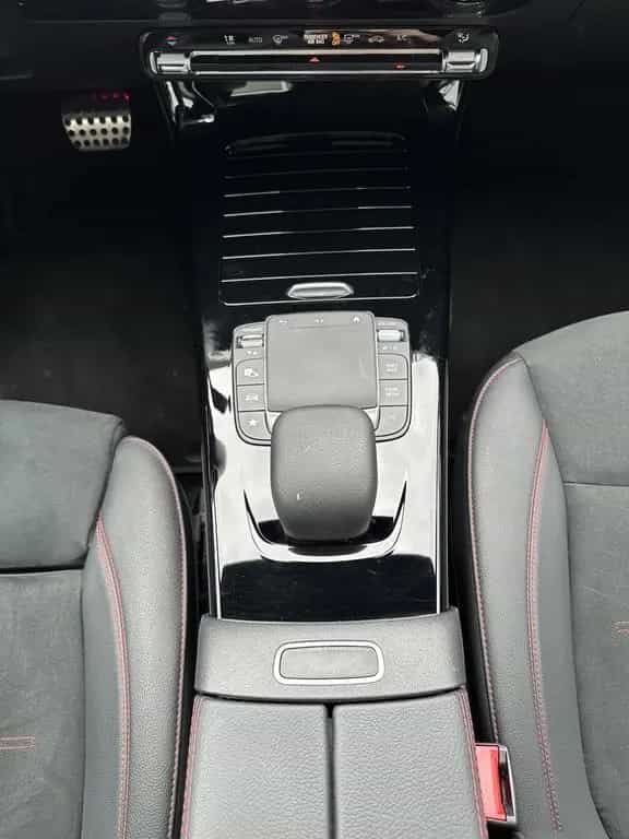 Mercedes-Benz A 180 AMG-Line NAV+LED+PANORAMA+SHZ+NIGHT+19ZOLL 02/2023-photo-14