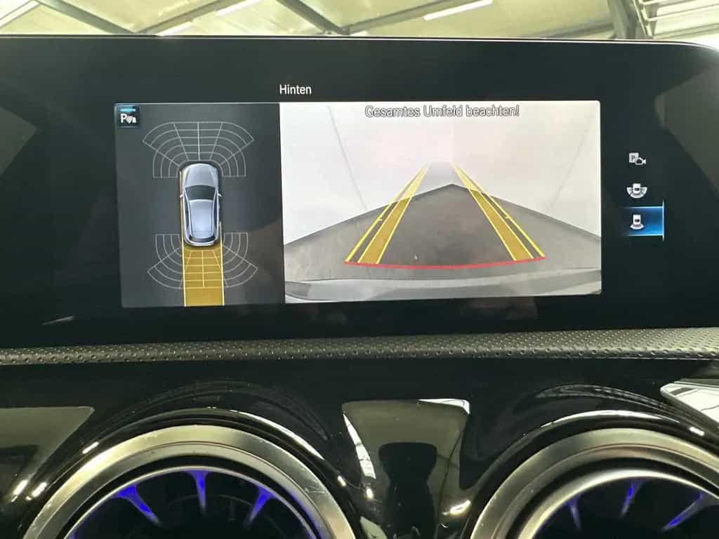 Mercedes-Benz A 180 AMG-Line NAV+LED+PANORAMA+SHZ+NIGHT+19ZOLL 02/2023-photo-16